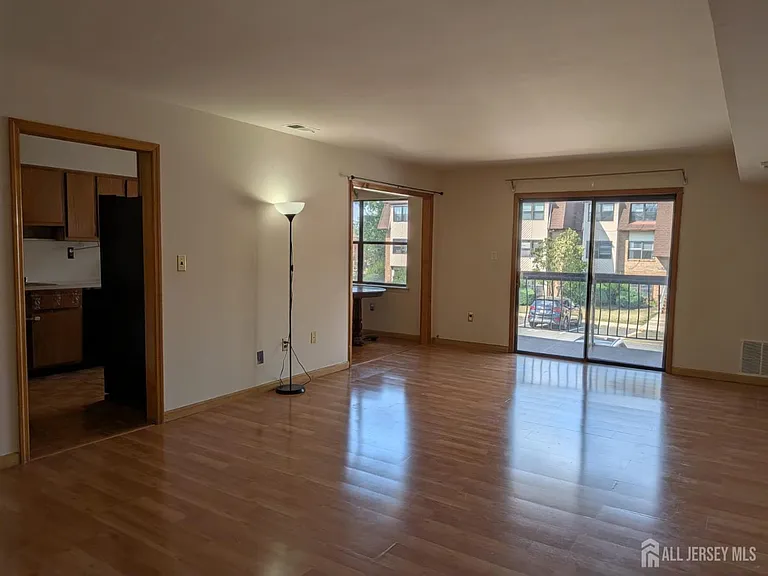 1714 Raspberry Ct — Photo 6