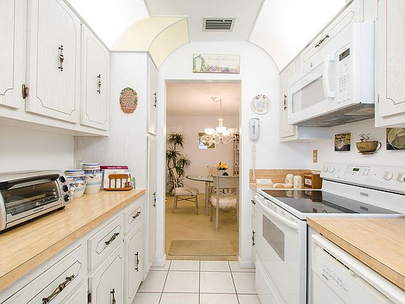 2nd image of 5397 Lakefront Blvd APT C