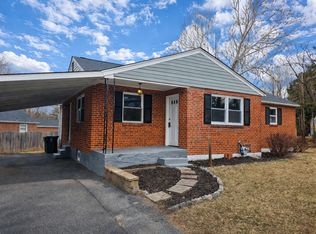 8 W Chestnut Hill Rd, Newark, DE 19713