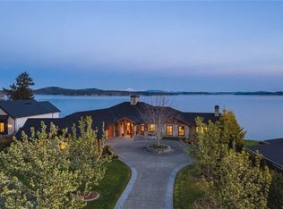 3070 Beachfront Cres, Cowichan Valley, BC V0R 2P3