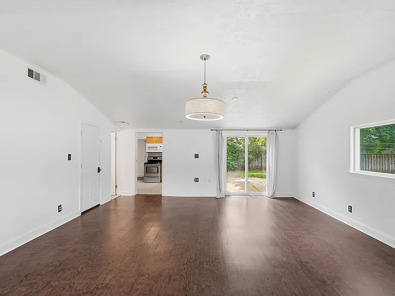3130 Greenlawn Ave — Photo 20