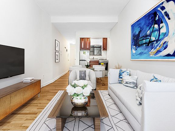 2nd image of 205 W 91st St #D