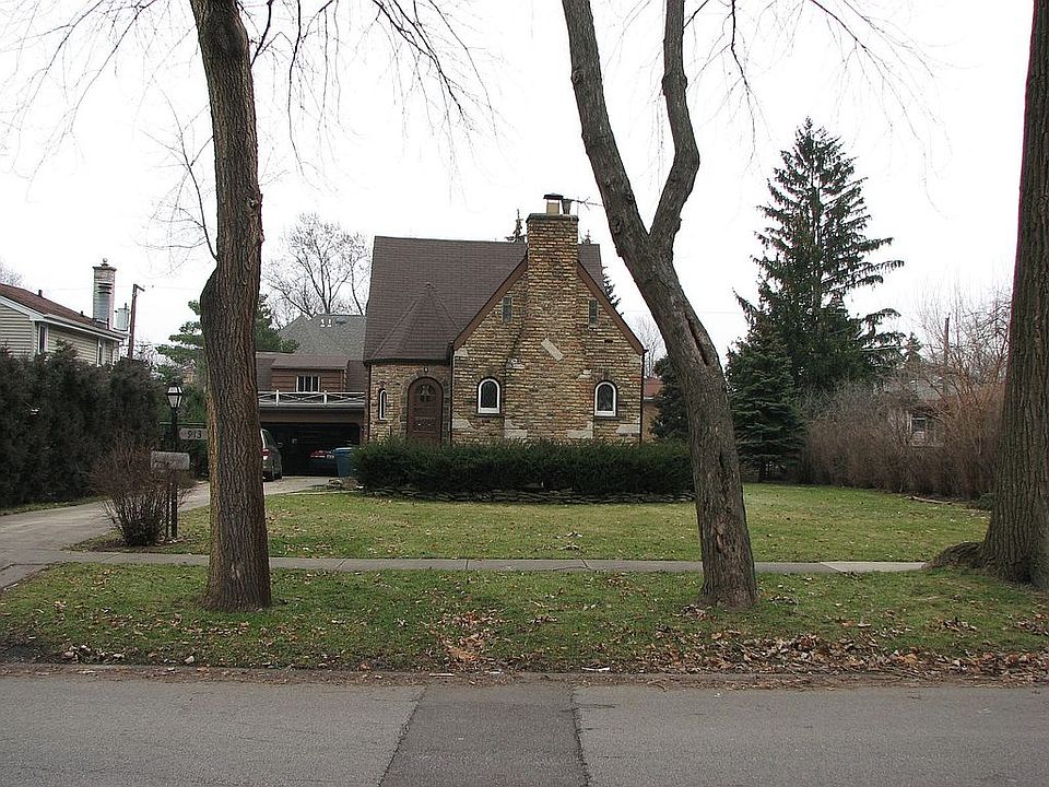 2nd image of 913 Forestview Ave