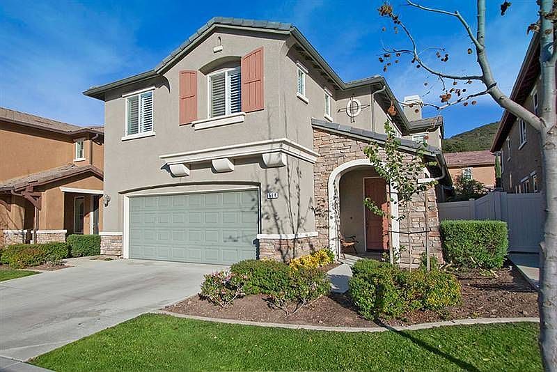 1st image of 584 Clearwater Creek Dr