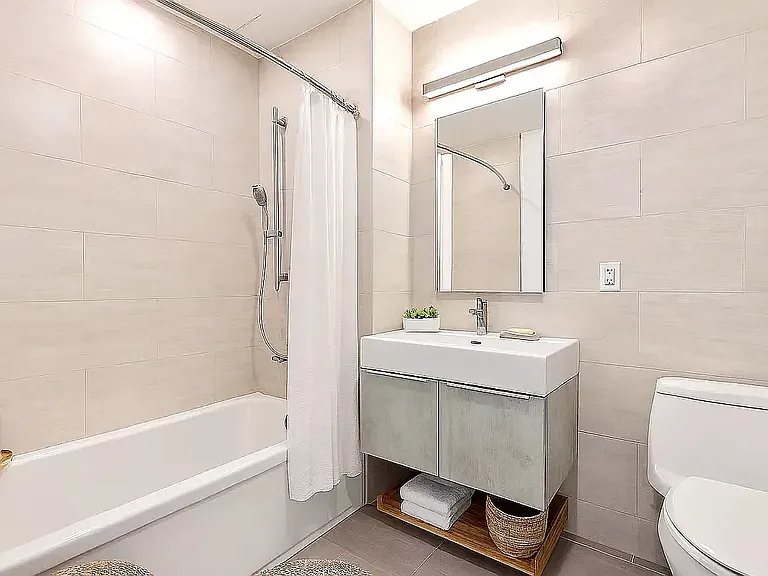 144-74 Northern Blvd #7W — Photo 5