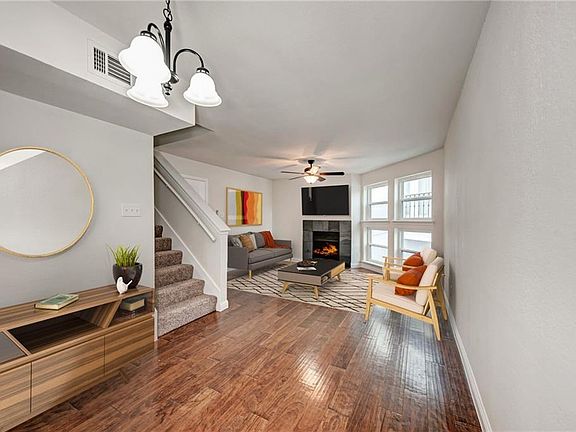 2nd image of 1500 Woodlawn Blvd APT 11