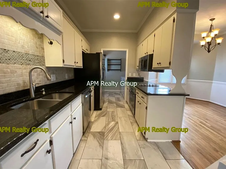 116 Ashley Ct — Photo 12