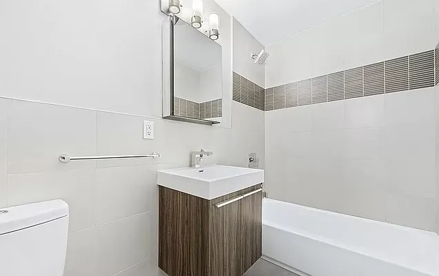 Rented by VRE | media 16