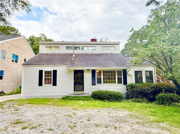1867 Dresden Dr NE