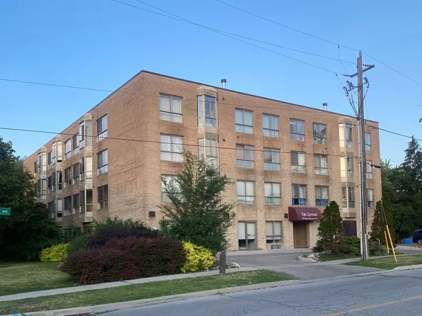 249 Major Mackenzie Dr E Unit 204, Richmond Hill, ON L4C 9M8