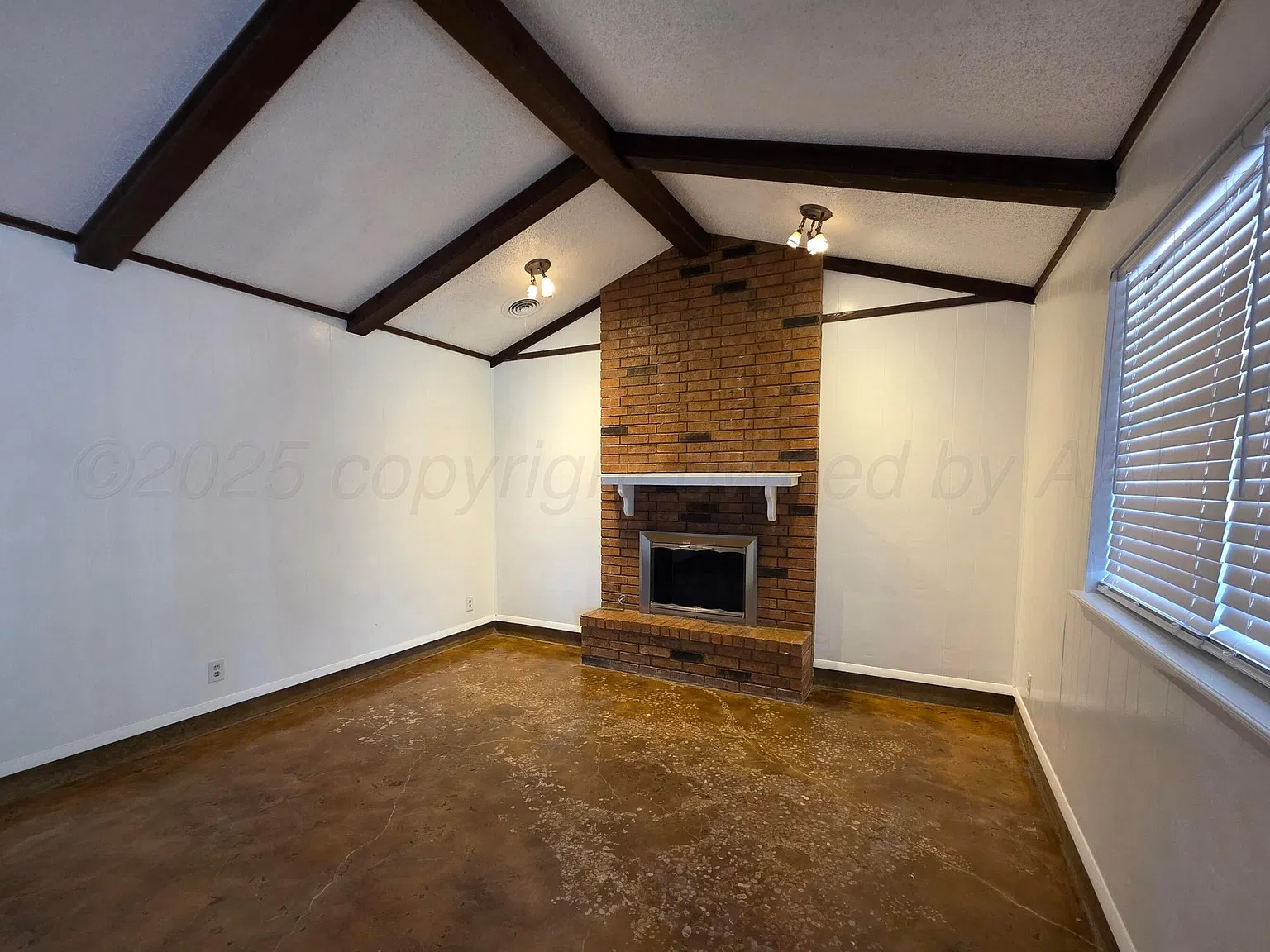 4 bed, 1816 sqft, $1,850 — Photo 3