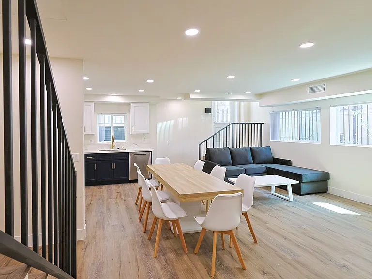 Pavo Apartments — Photo 12
