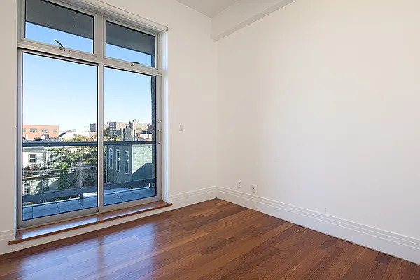 Sold by aptsandlofts.com | media 11