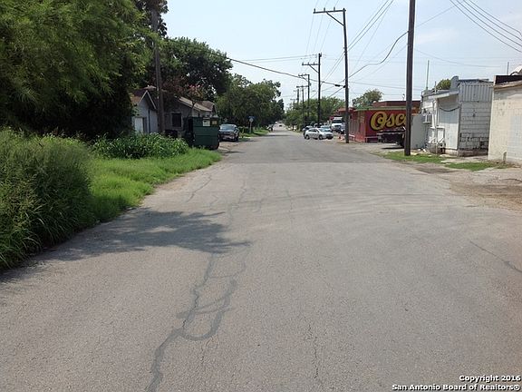 2nd image of 663 Barrett Pl