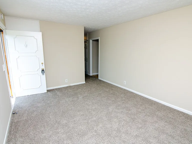 2036 10th Ave S — Photo 3
