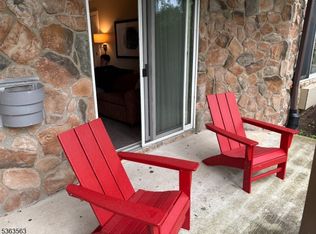 2 Chamonix Dr UNIT 206, Vernon, NJ 07462