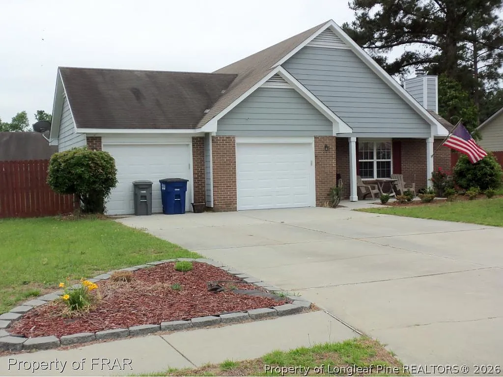 3 bed, 2.0 bath, 1304 sqft, $1,650 — Photo 1