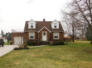 258 Mapleview Dr, Seven Hills, OH