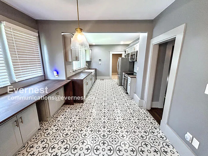 2714 17th St — Photo 3