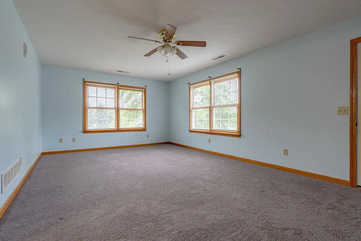 2 bed, 1.0 bath, 1144 sqft, $1,300 — Photo 3