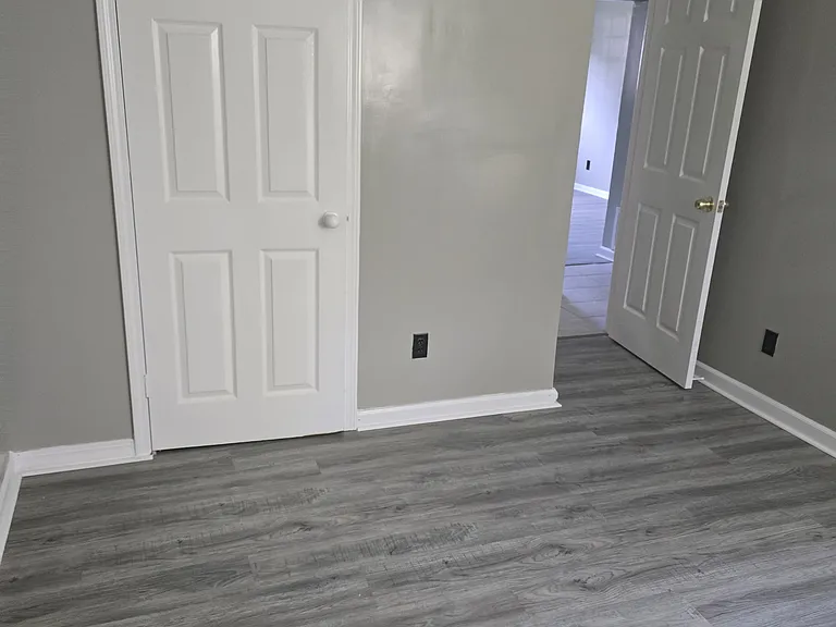 3421 Shanks Ln #6 — Photo 2