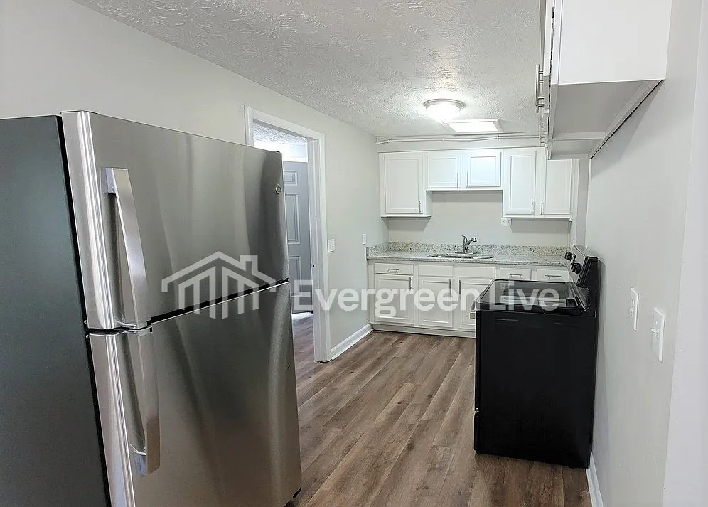 3 bed, 2.0 bath, 920 sqft, $1,195 — Photo 4