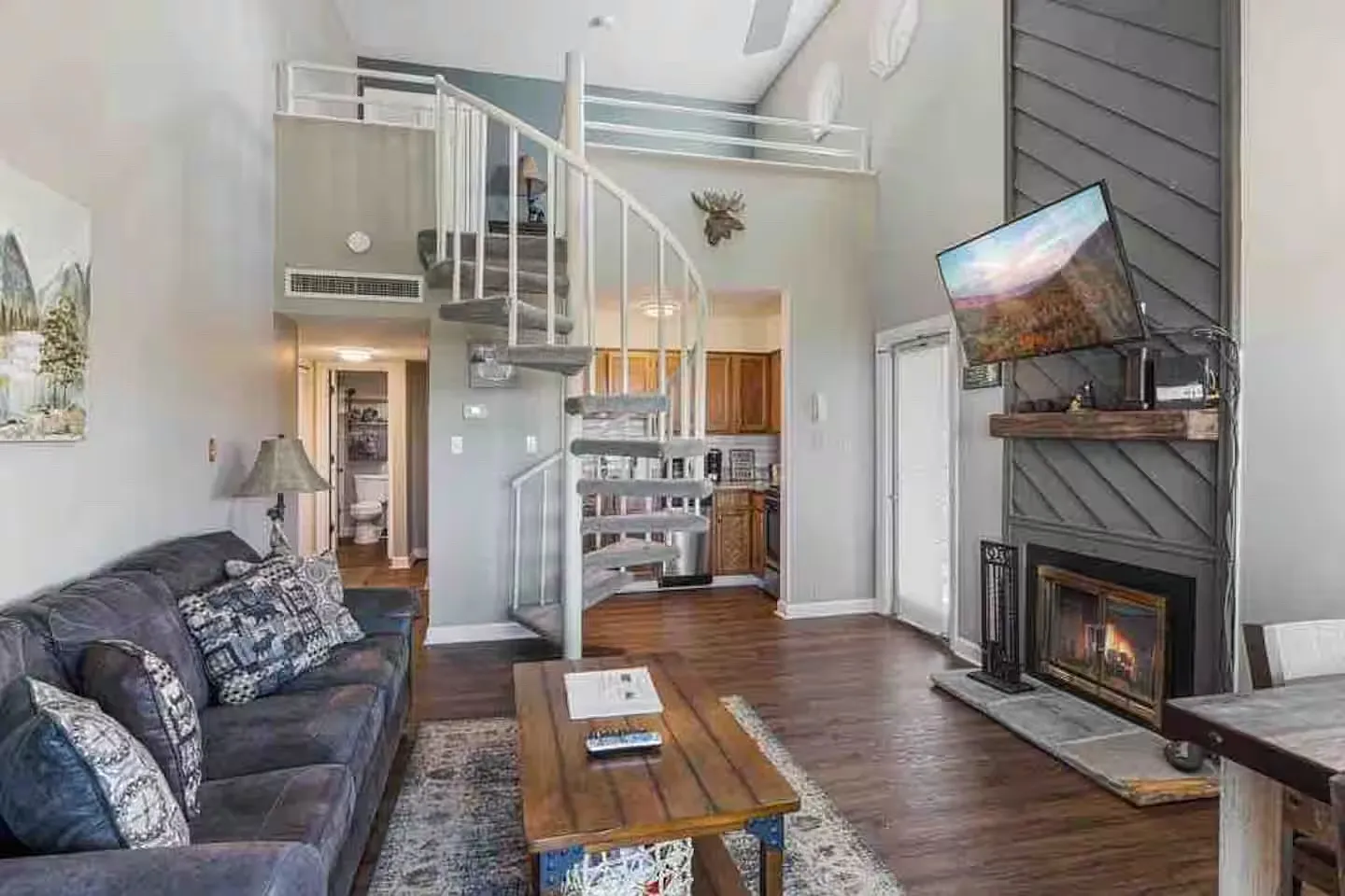 3 bed, 906 sqft, $2,800 — Photo 3
