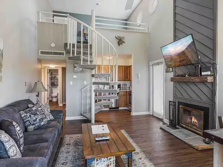 1260 Ski View Dr — Photo 3