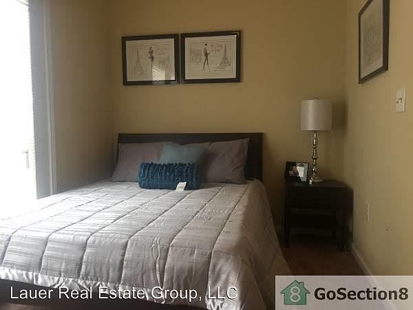 1st image of 401 Putnam Dr APT 1322