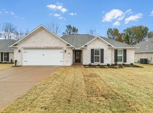 60 Golden Brooke Dr, Jackson, TN 38305