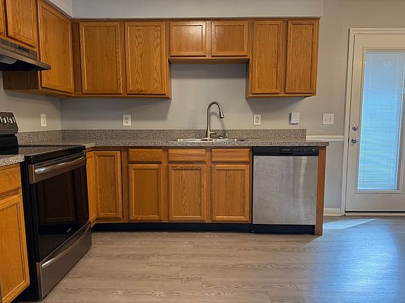 4th image of 238 E Green St #1