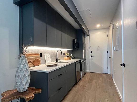 5th image of 945 Carroll St #4