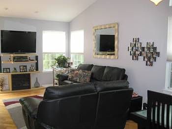 2nd image of 400 Cardinal Ln