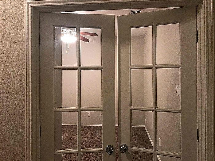 1st image of 559 W Grant Pl