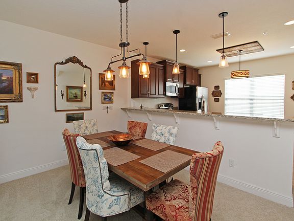 5th image of 385 Old Farm Ln