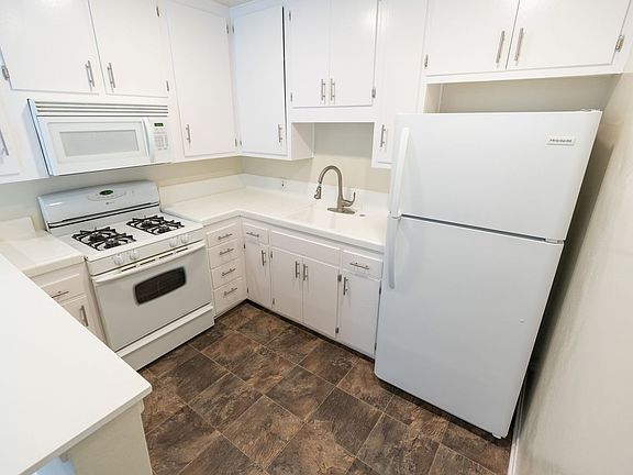 2nd image of 15286 Sutton St APT 205