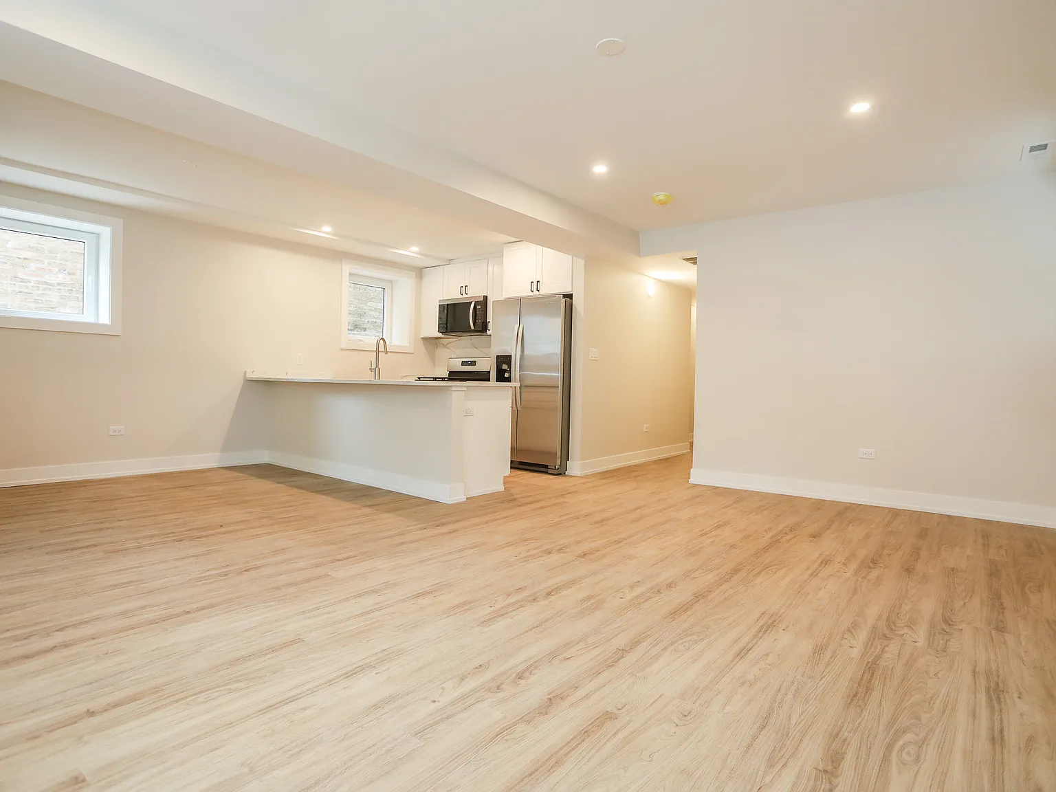3 bed, 1400 sqft, $3,250 — Photo 4