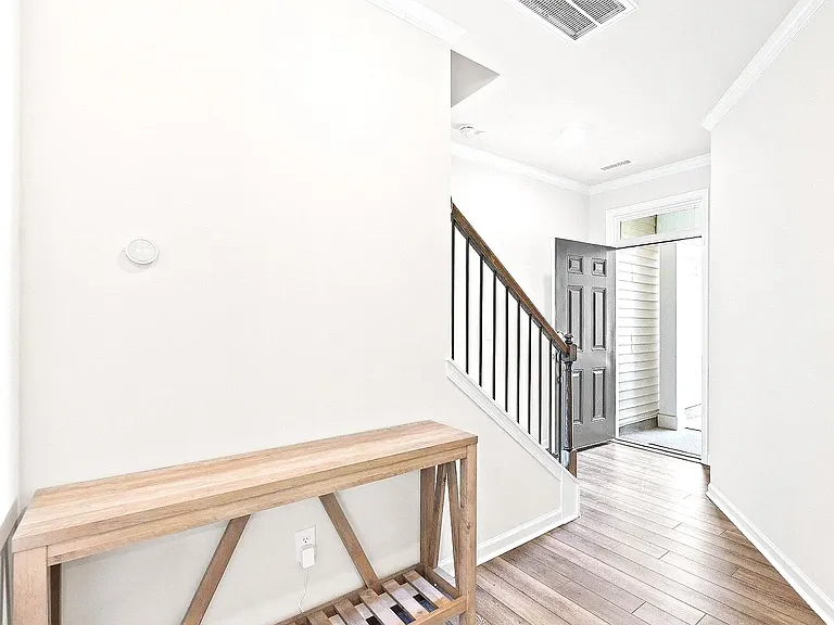 216 Hiking Hill Ln — Photo 8
