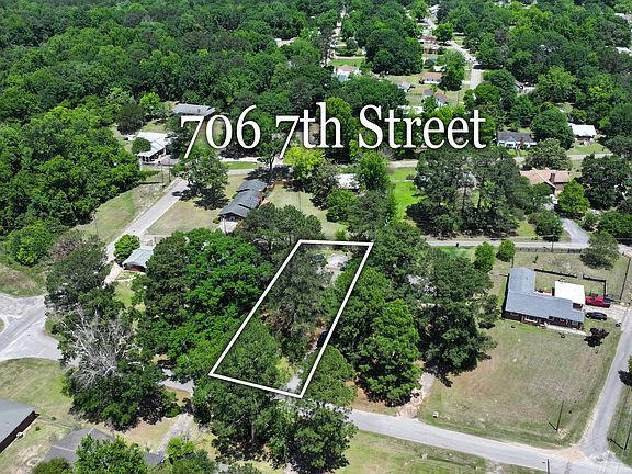 2nd image of 706 7th St