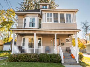 27 Harding St, Pittsfield, MA 01201