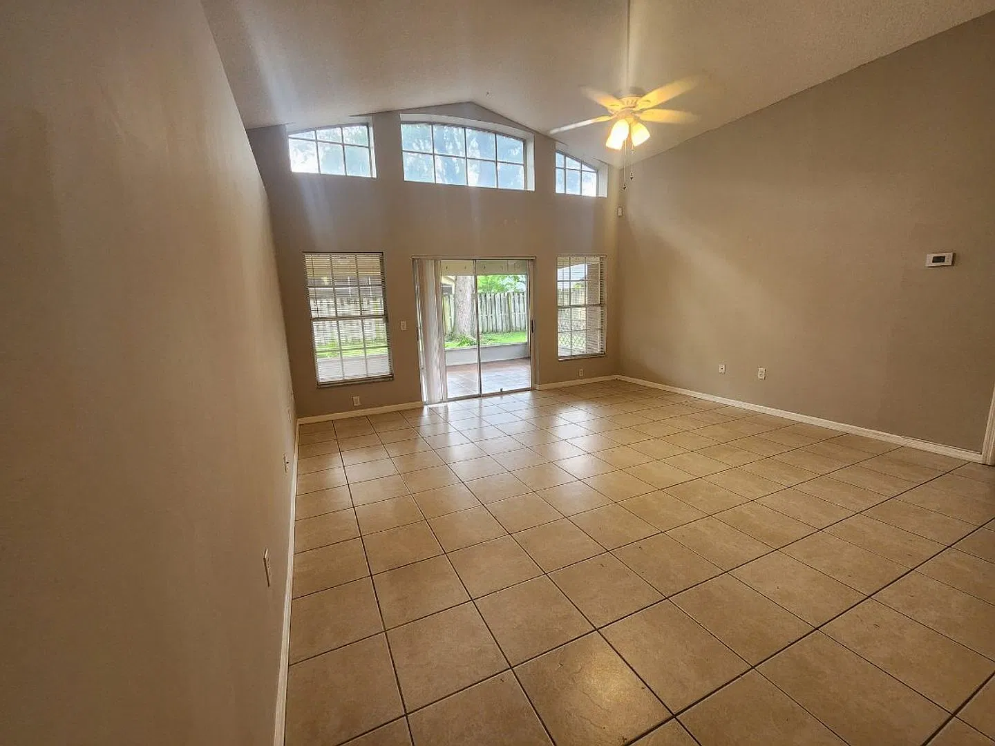 Beautiful 3-Bedroom Melbourne Home Spacious Living, Modern Comfort & Prime Location! — Photo 4