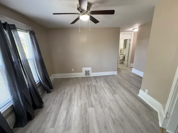 305 Locust St #305, Burlington, IA 52601
