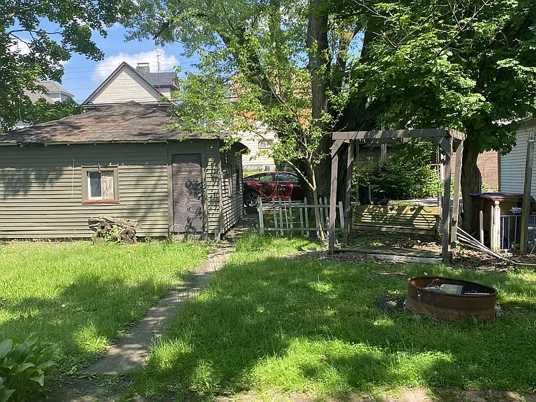 523 New Castle Ave — Photo 9