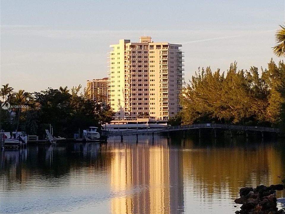 1st image of 3000 Holiday Dr APT 504