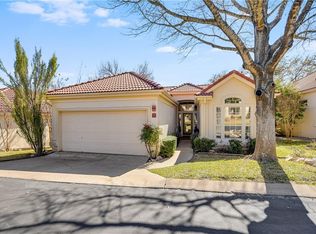 7 Tourney Ln, The Hills, TX 78738