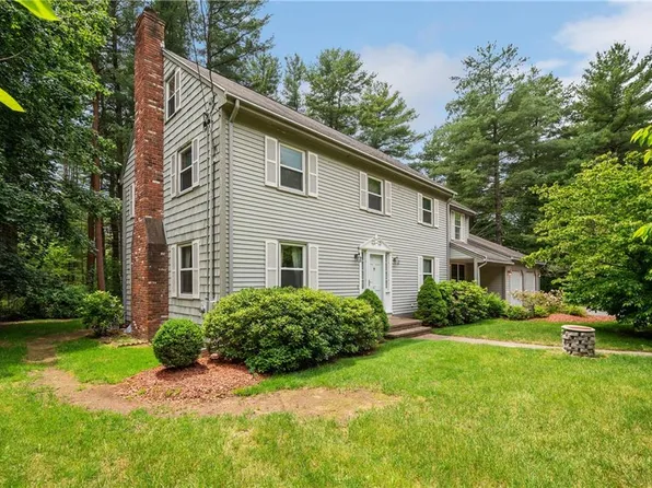 47 Louise F Luther Dr, Cumberland, RI 02864