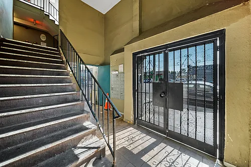 Suncrest Apartments Photo 1