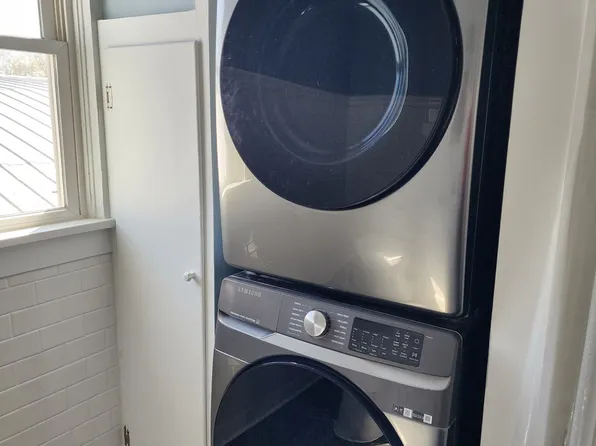 115 E Main St, Evansville, WI 53536