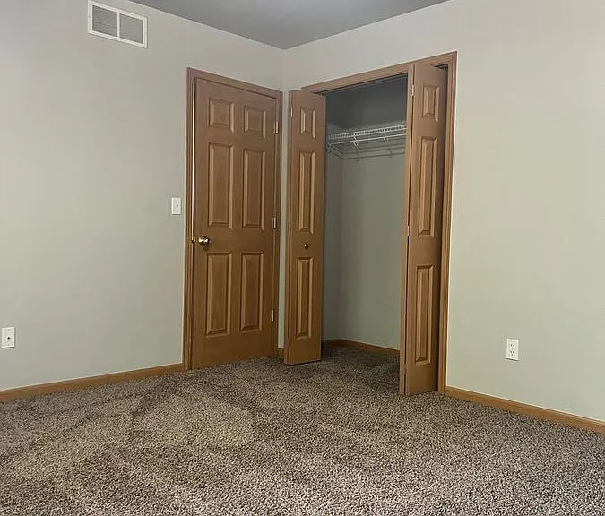 1701 Dainesway — Photo 2
