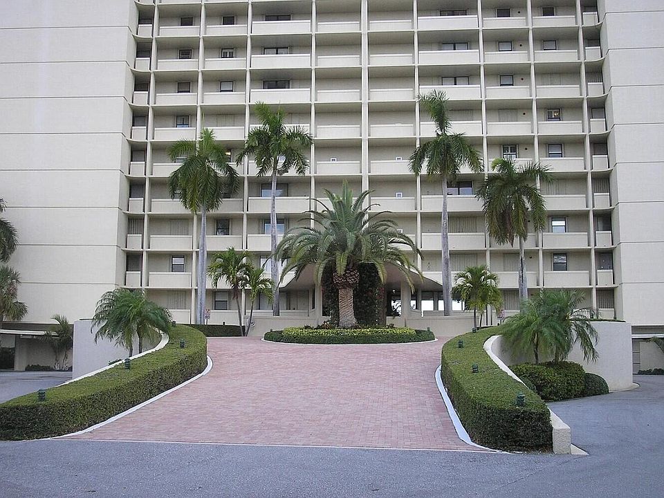 1st image of 120 Lakeshore Dr #3370
